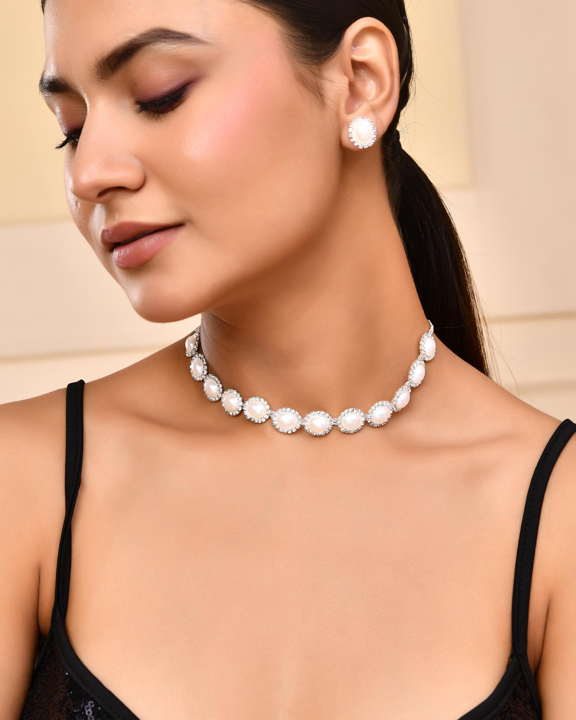 VOJ Silver Plated Pearl and Stones Studded Oval Shaped Jewellery Set
