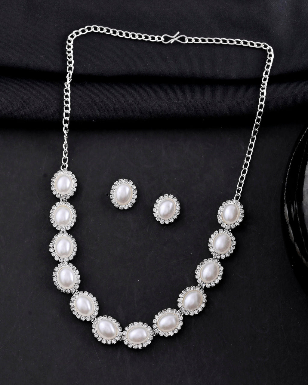 VOJ Silver Plated Pearl and Stones Studded Oval Shaped Jewellery Set