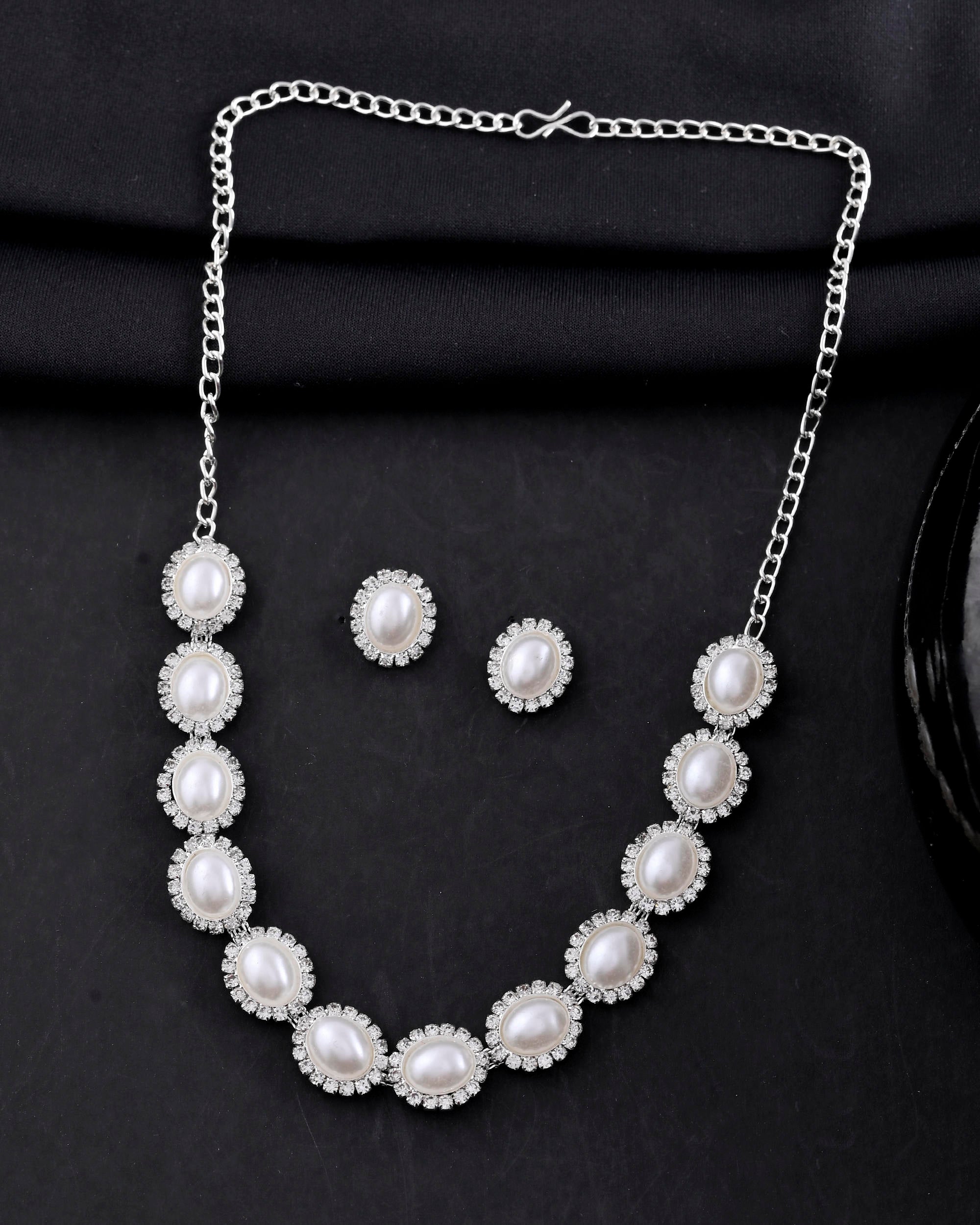 VOJ Silver Plated Pearl and Stones Studded Oval Shaped Jewellery Set