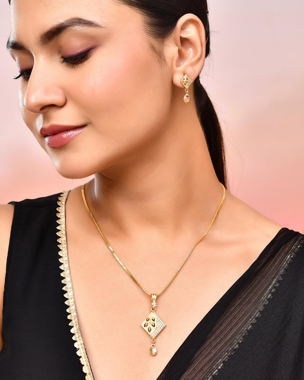 VOJ Gold-Polished Geomatrical AD Stone Studded Chain Set