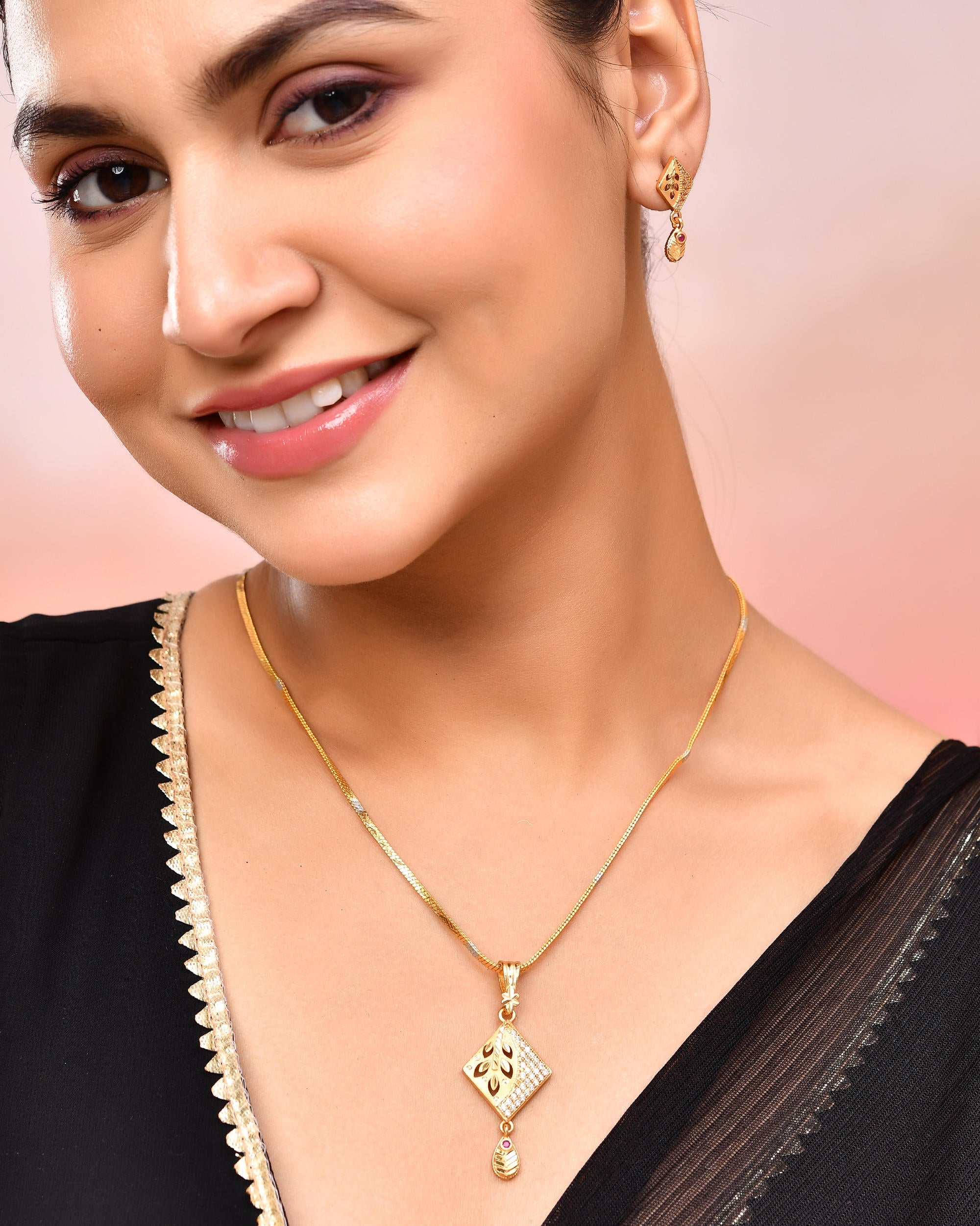 VOJ Gold-Polished Geomatrical AD Stone Studded Chain Set