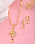 VOJ Gold-Polished Geomatrical AD Stone Studded Chain Set