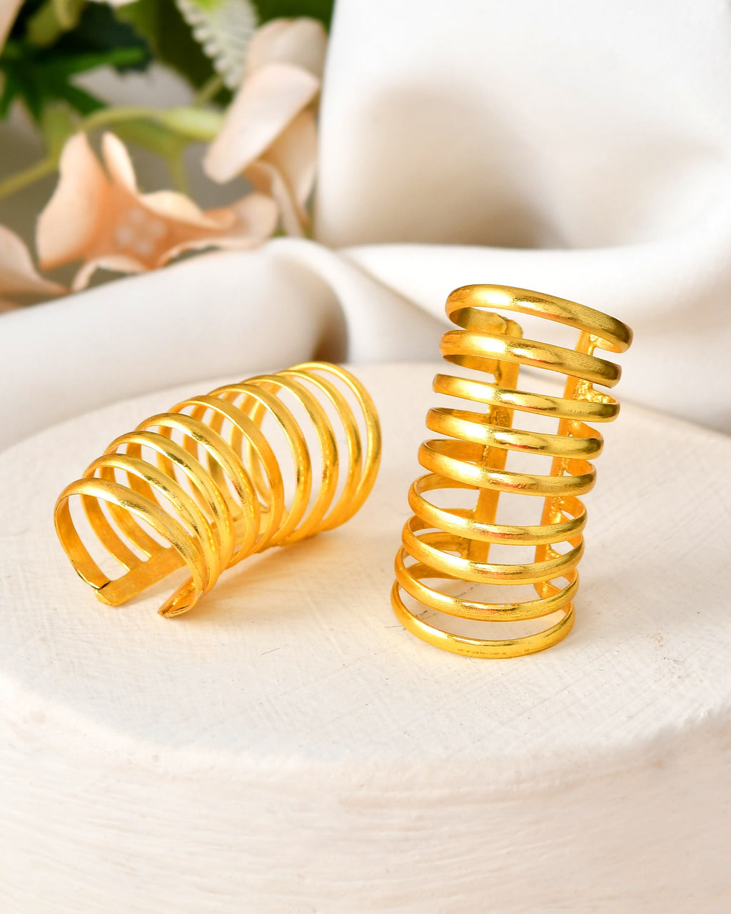 VOJ Gold Polished Circular Openable Ear Cuff - Distacart