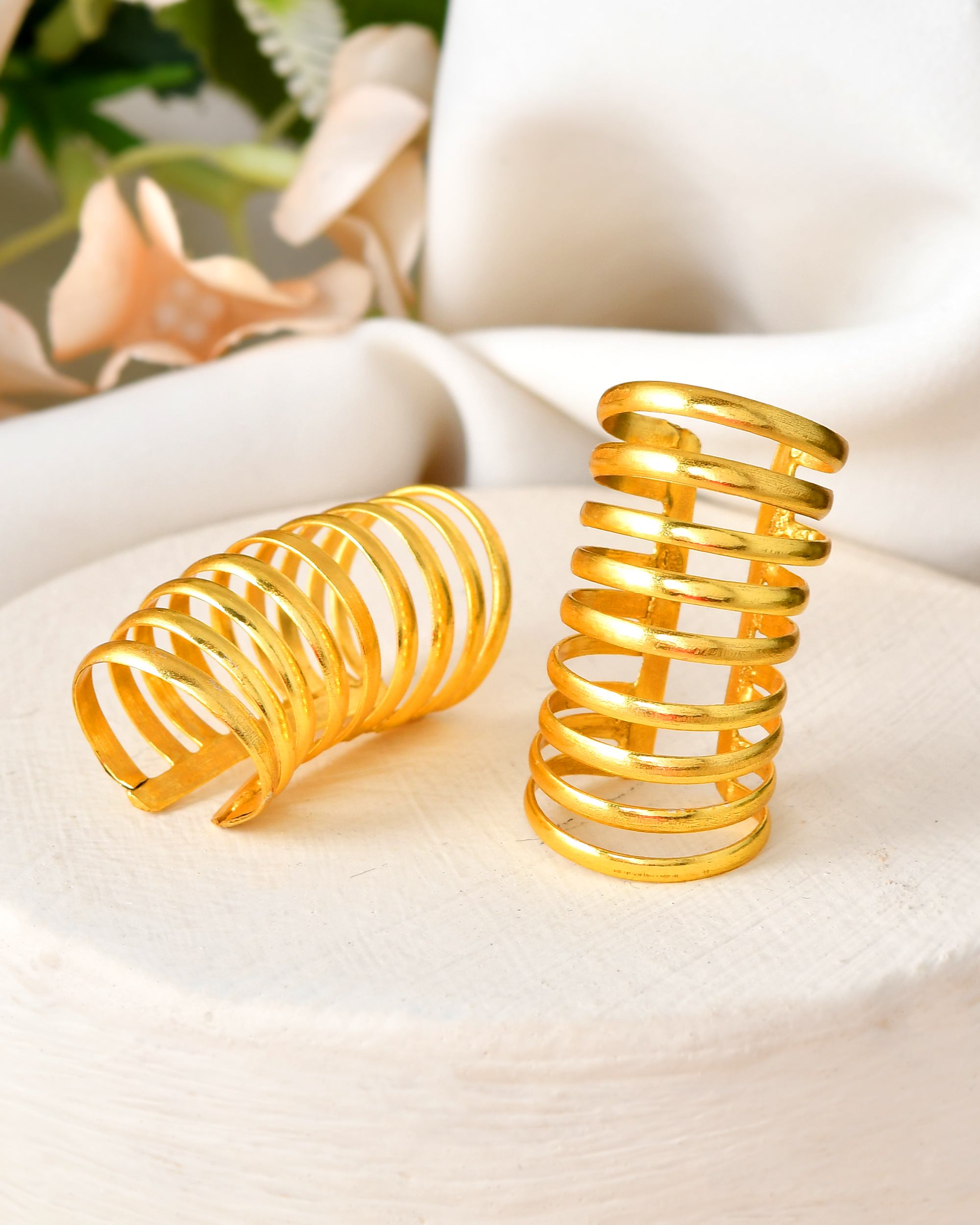 VOJ Gold Polished Circular Openable Ear Cuff - Distacart