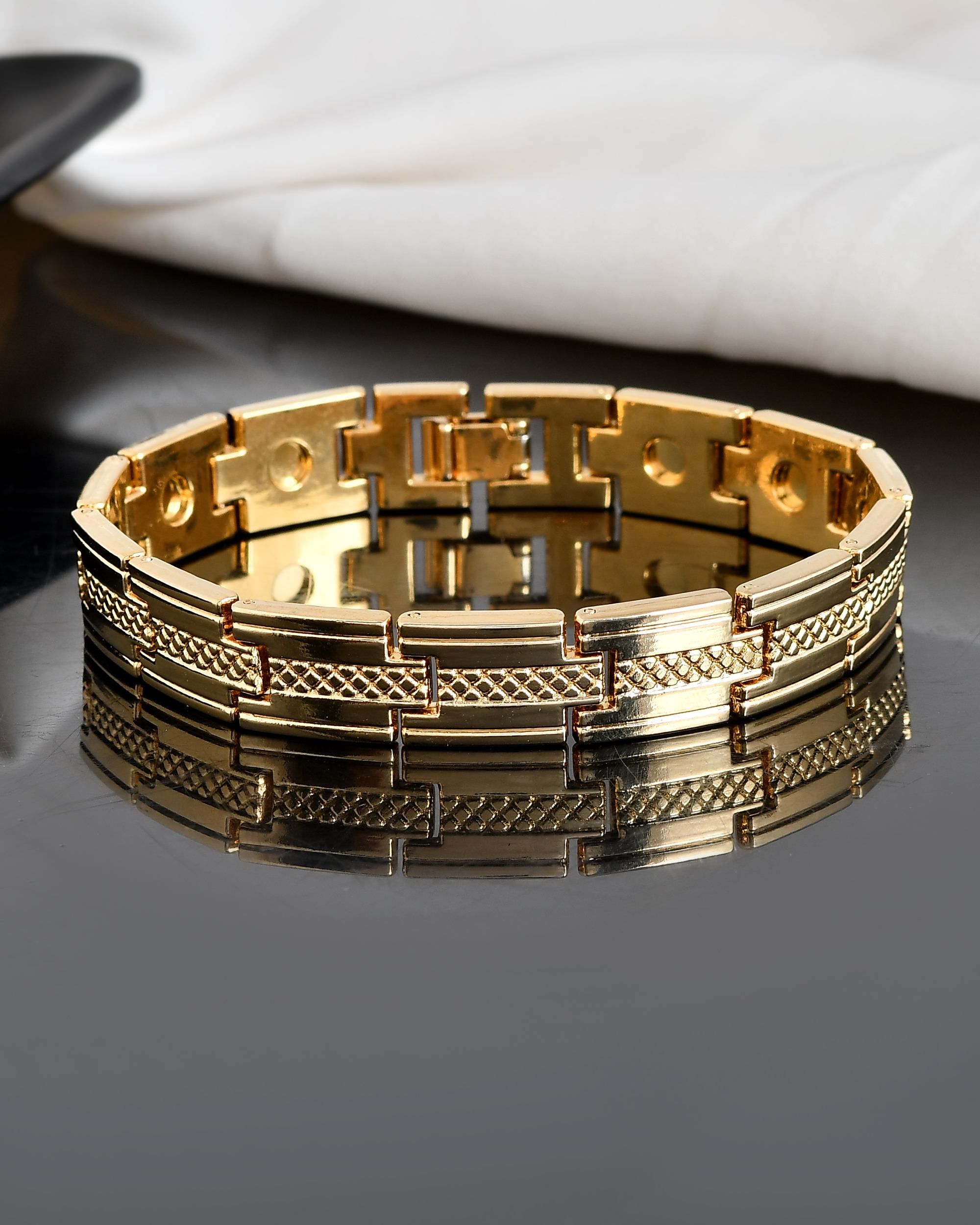 VOJ Men Gold-Toned Stainless Steel Grid Pattern Chain Bracelet - Distacart