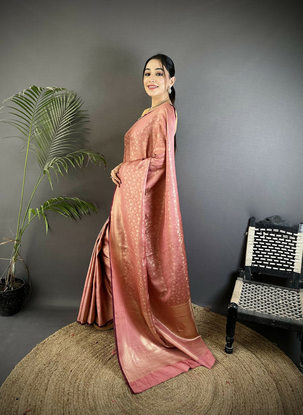 Joban Fashion Dusty Pink  Floral & Paisley Motifs Soft Satin Silk Banarasi Saree - Distacart