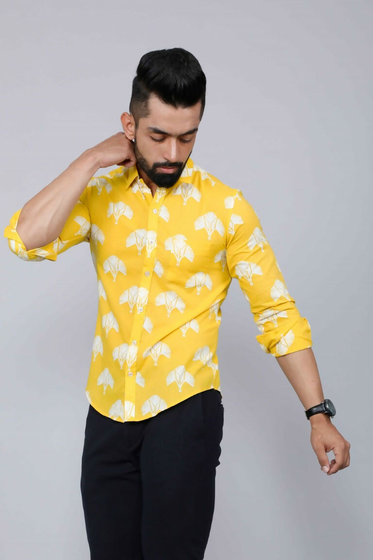 Miravan Men's Yellow and White Floral Printed Full Sleeves Cotton Casual Shirt