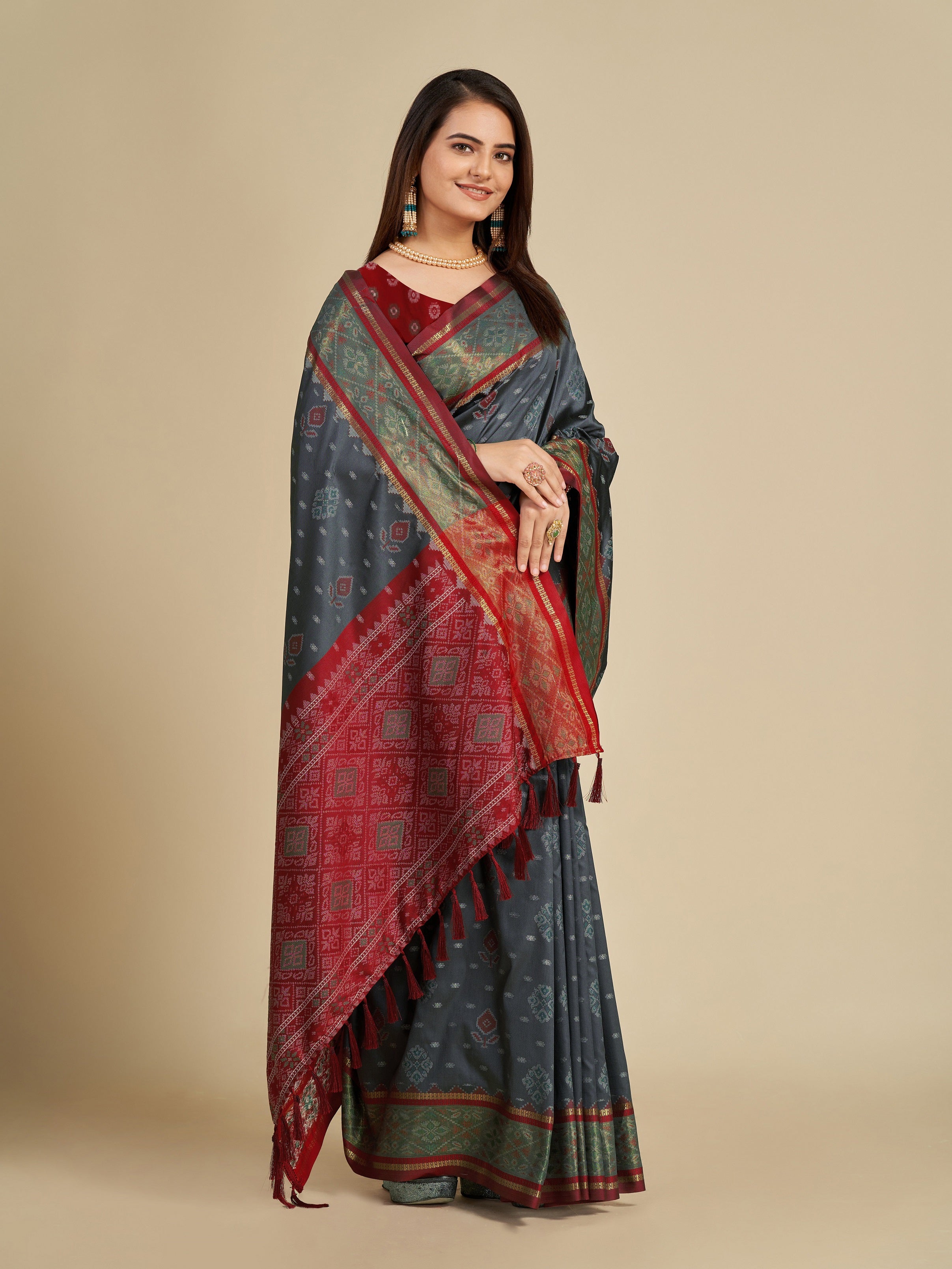 Vedant Vastram Grey Color Kanjeevaram Silk Saree - Grey