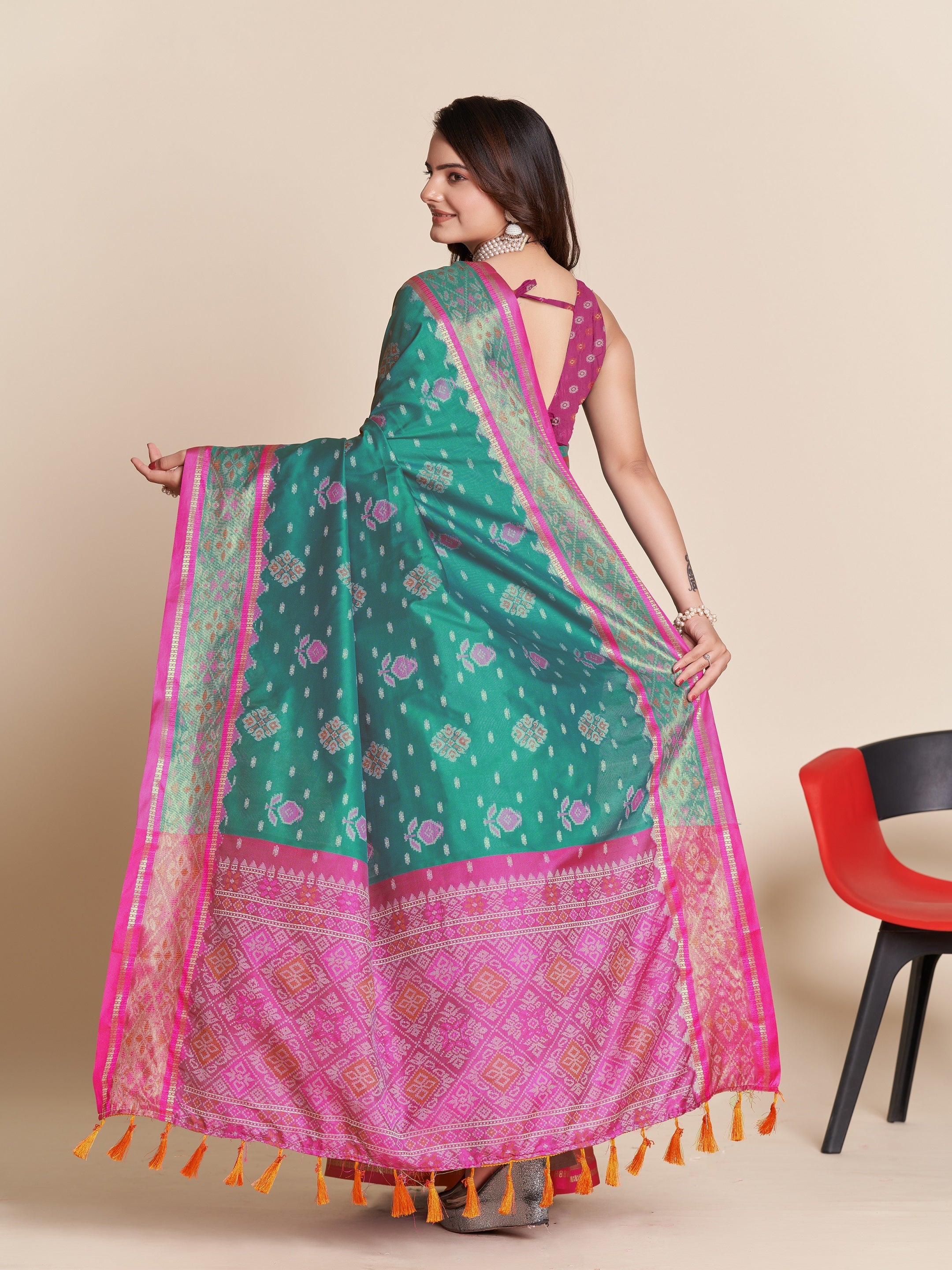 Vedant Vastram Rama Color Kanjeevaram Silk Saree - Rama
