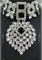 Jewel City Exquisite Crystal Flower Necklace Set