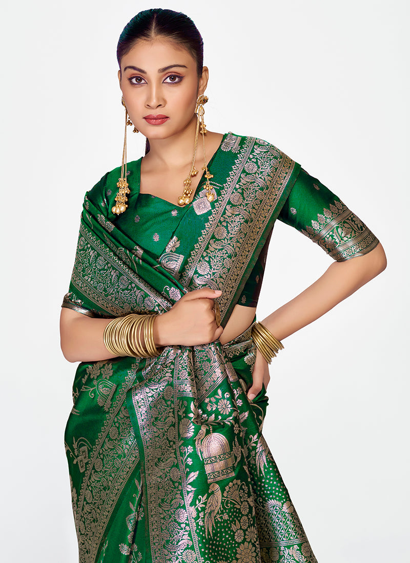 Vellora Emerald Green Banarasi Silk Saree with Intricate Zari Work - Distacart