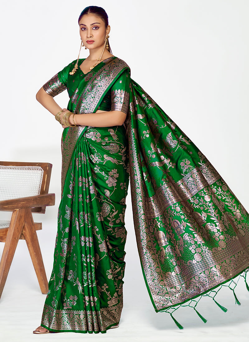 Vellora Emerald Green Banarasi Silk Saree with Intricate Zari Work - Distacart