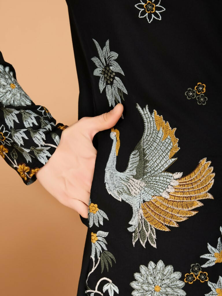 Vastranavya Exclusive Wedding Wear Viscose Rayon Thread Embroidered Work Kurta