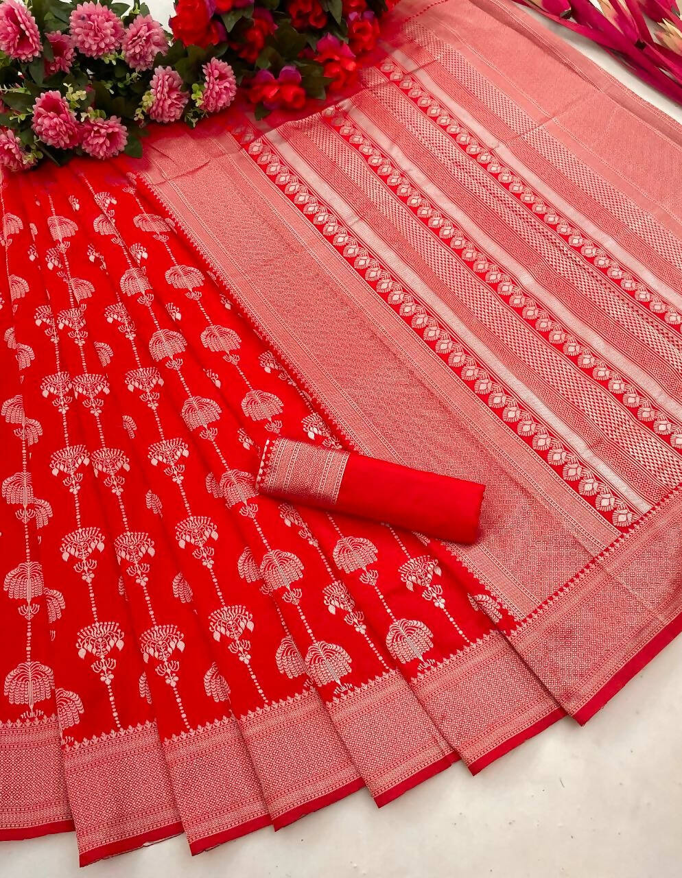 DEIANA'S Beautiful Designer Golden zari Soft Lichi Silk Saree - Red