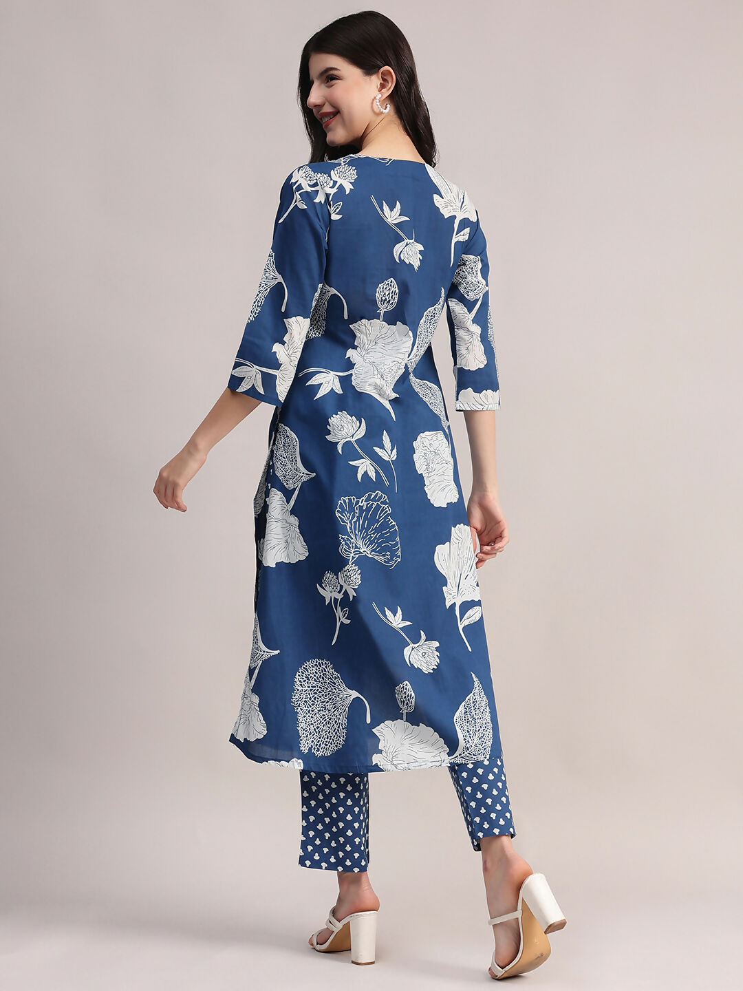 Aavyora Women's Blue Floral Printed Cotton Kurta with Trouser