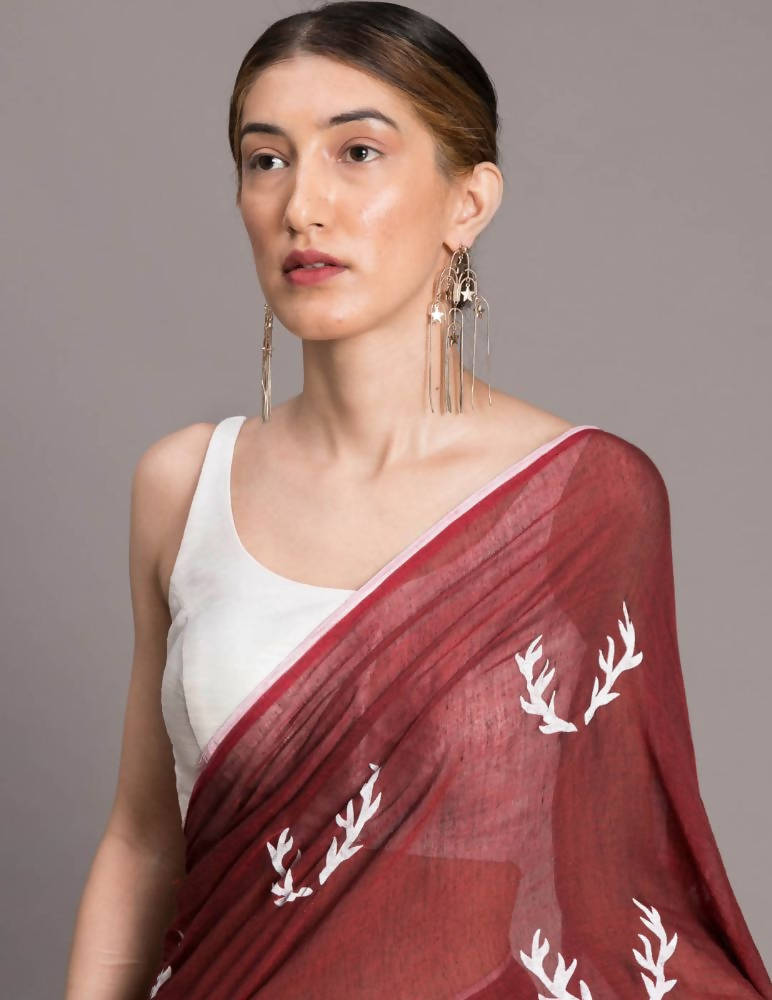 Suta Women Maroon White Hand Blocked Pure Cotton Saree - Distacart