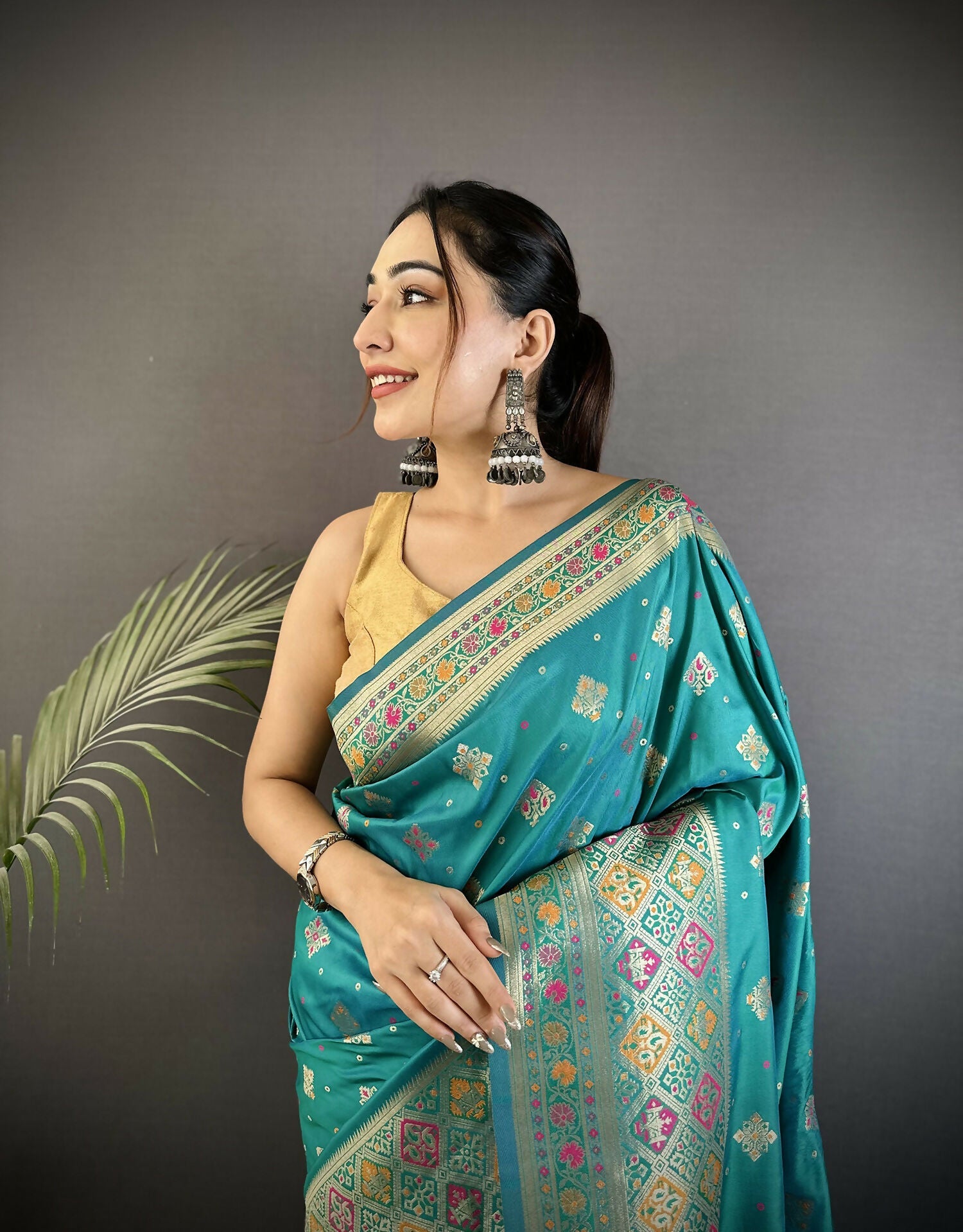 Joban Fashion Turquoise Blue Geometric Pattern Soft Silk Patola Saree - Distacart