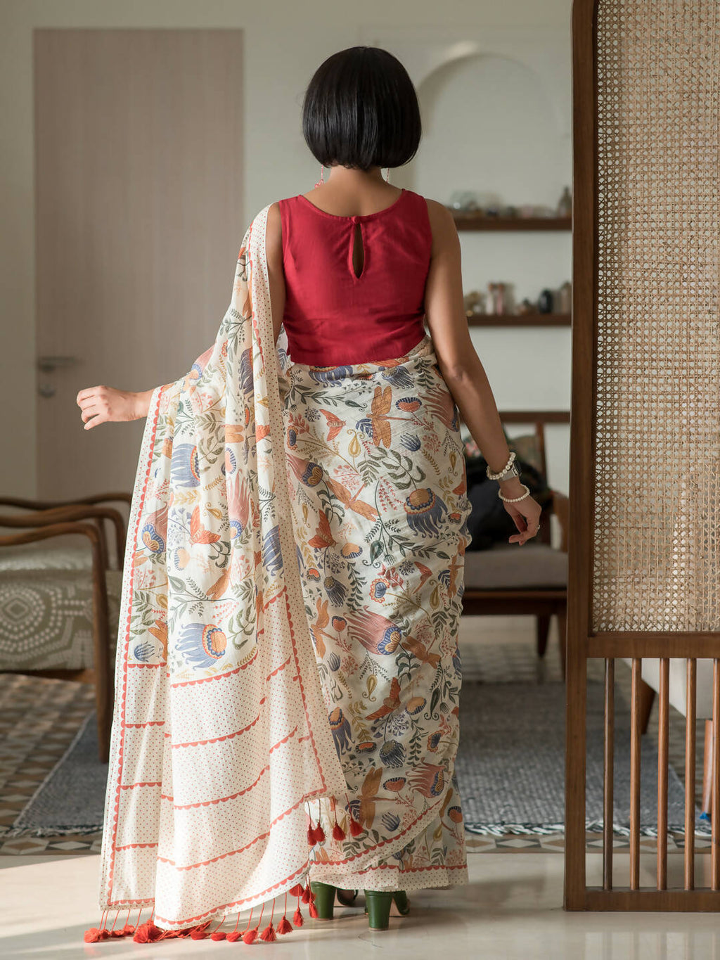Suta Beige Floral Pure Cotton Saree