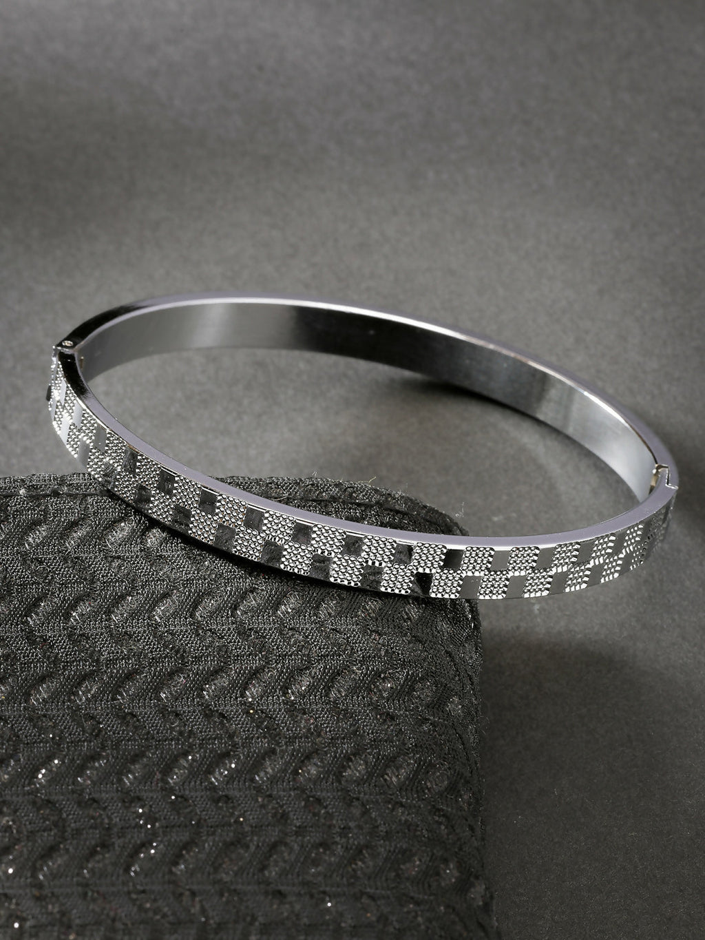 NVR Men's Silver-Plated Stainless Steel Kada Bracelet - Distacart