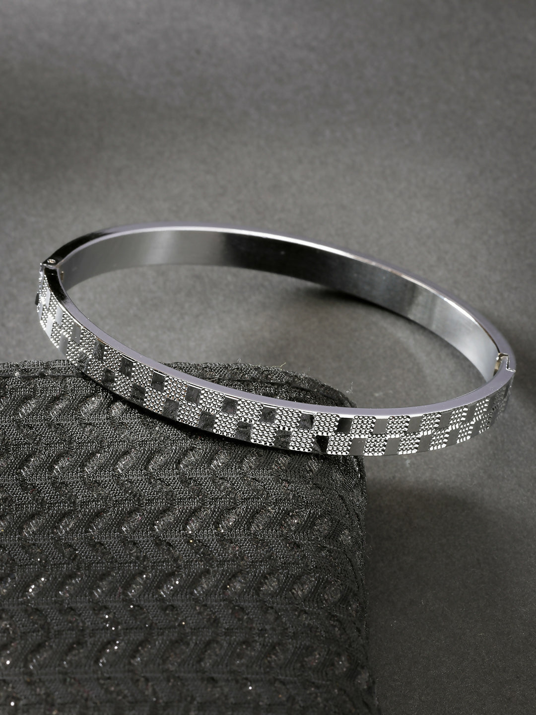 NVR Men's Silver-Plated Stainless Steel Kada Bracelet - Distacart