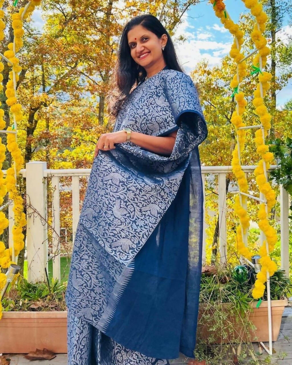 DEIANA'S Beautiful Designer Golden zari Soft Lichi Silk Saree - Blue