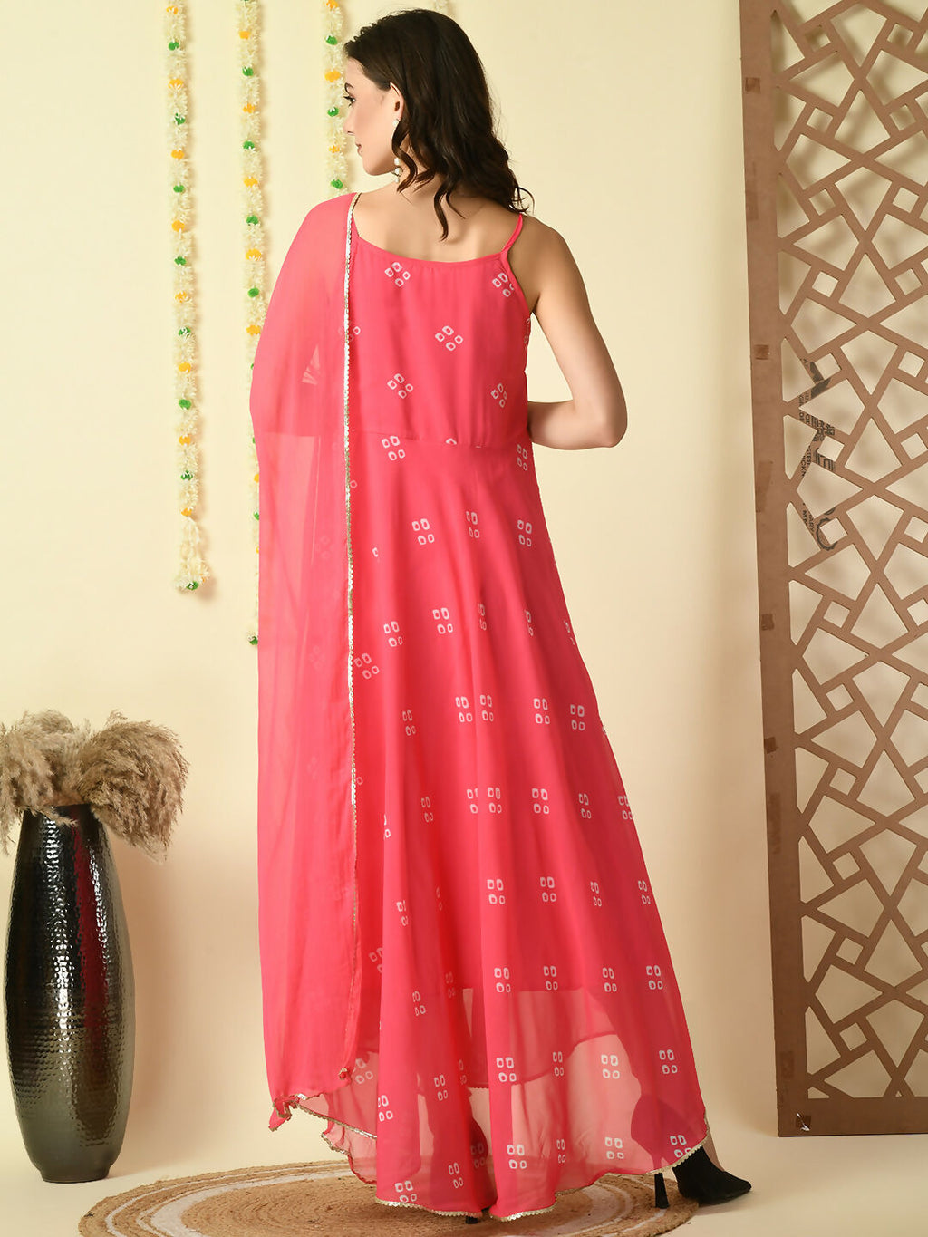 Myshka Women's Pink Georgette Sleeveless Flayered Party Kurta With Dupatta Set