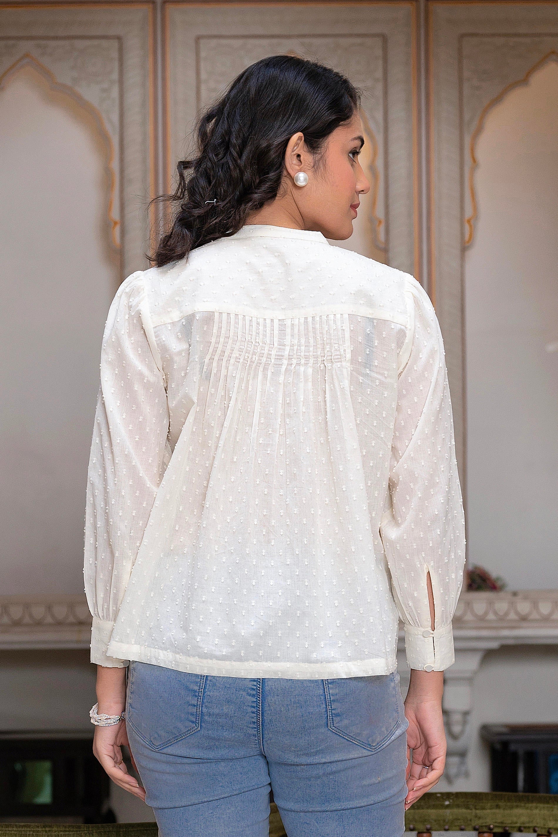 Juniper White Textured Dobby Weave Casual Top With Balloon Sleeves