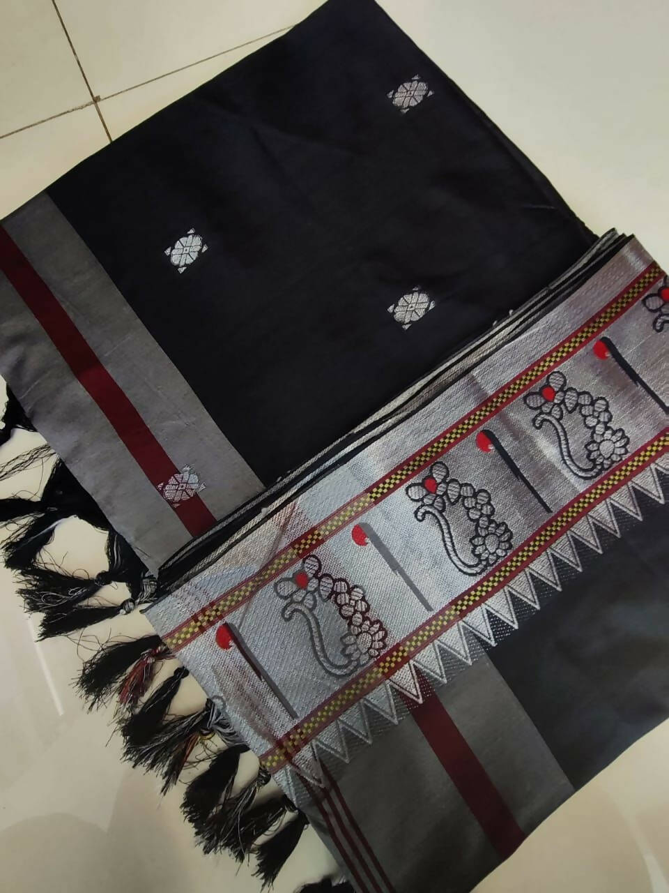 DEIANA'S Beautiful Designer Golden zari Soft Lichi Silk Saree - Black