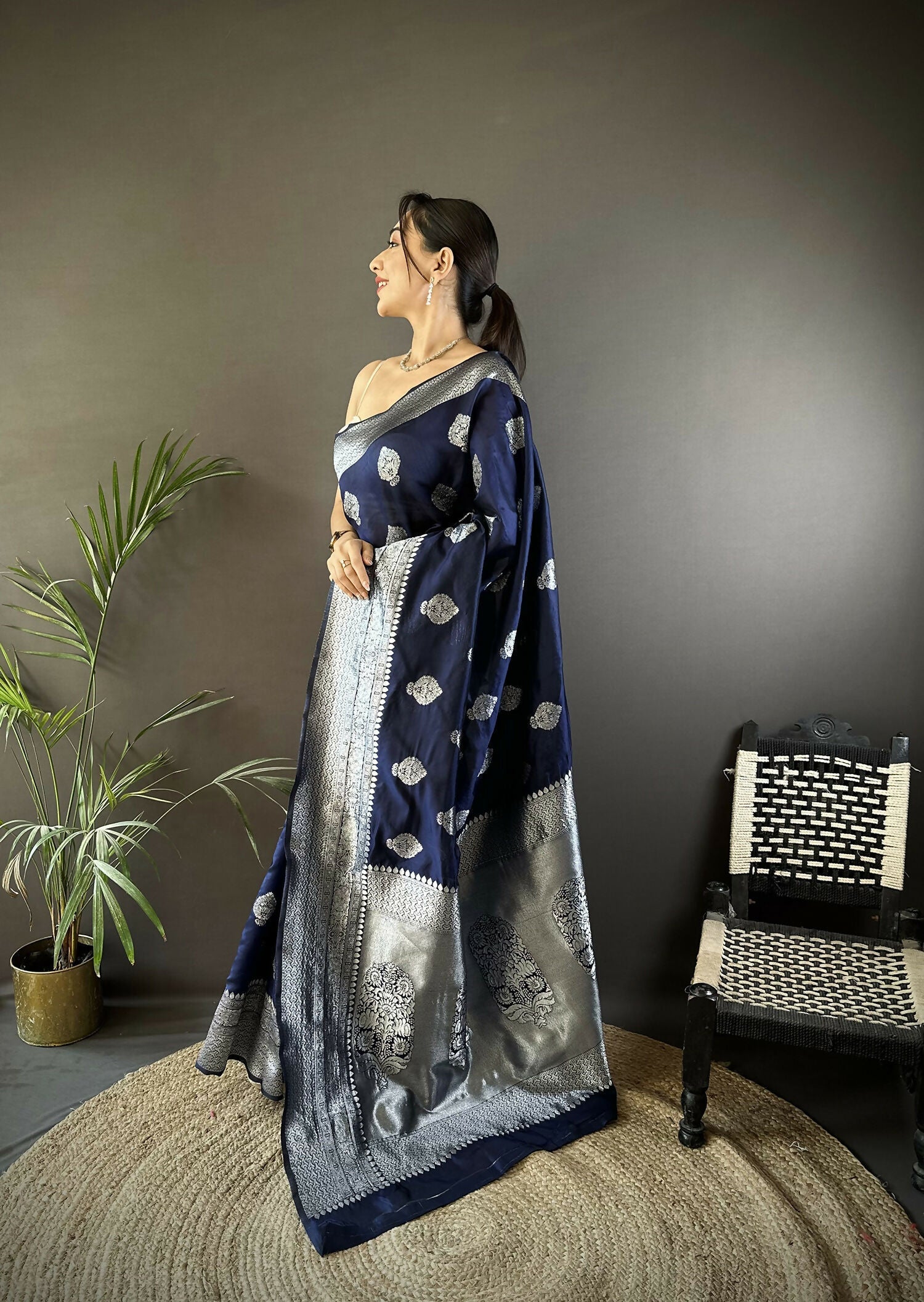 Joban Fashion Navy Blue Floral Motifs Soft Silk Banarasi Saree - Distacart