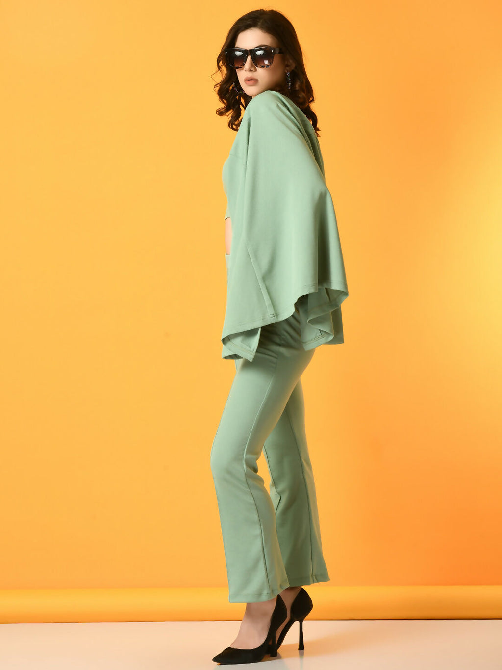 Myshka Women's Green Solid Coat With Trousers
