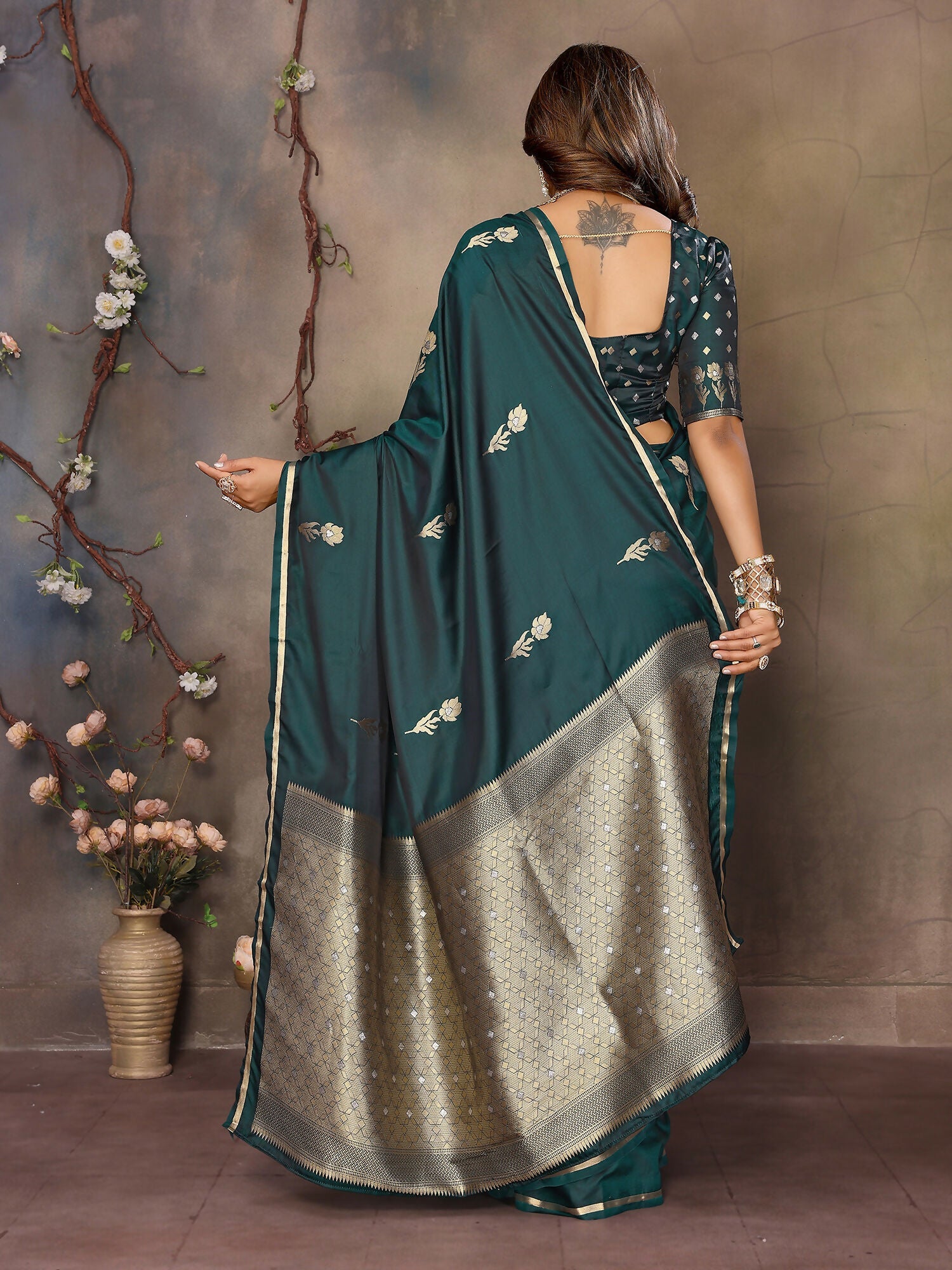 Joban Fashion Dark Green Floral & Botanical Motifs Satin Silk Banarasi Silk Saree - Distacart