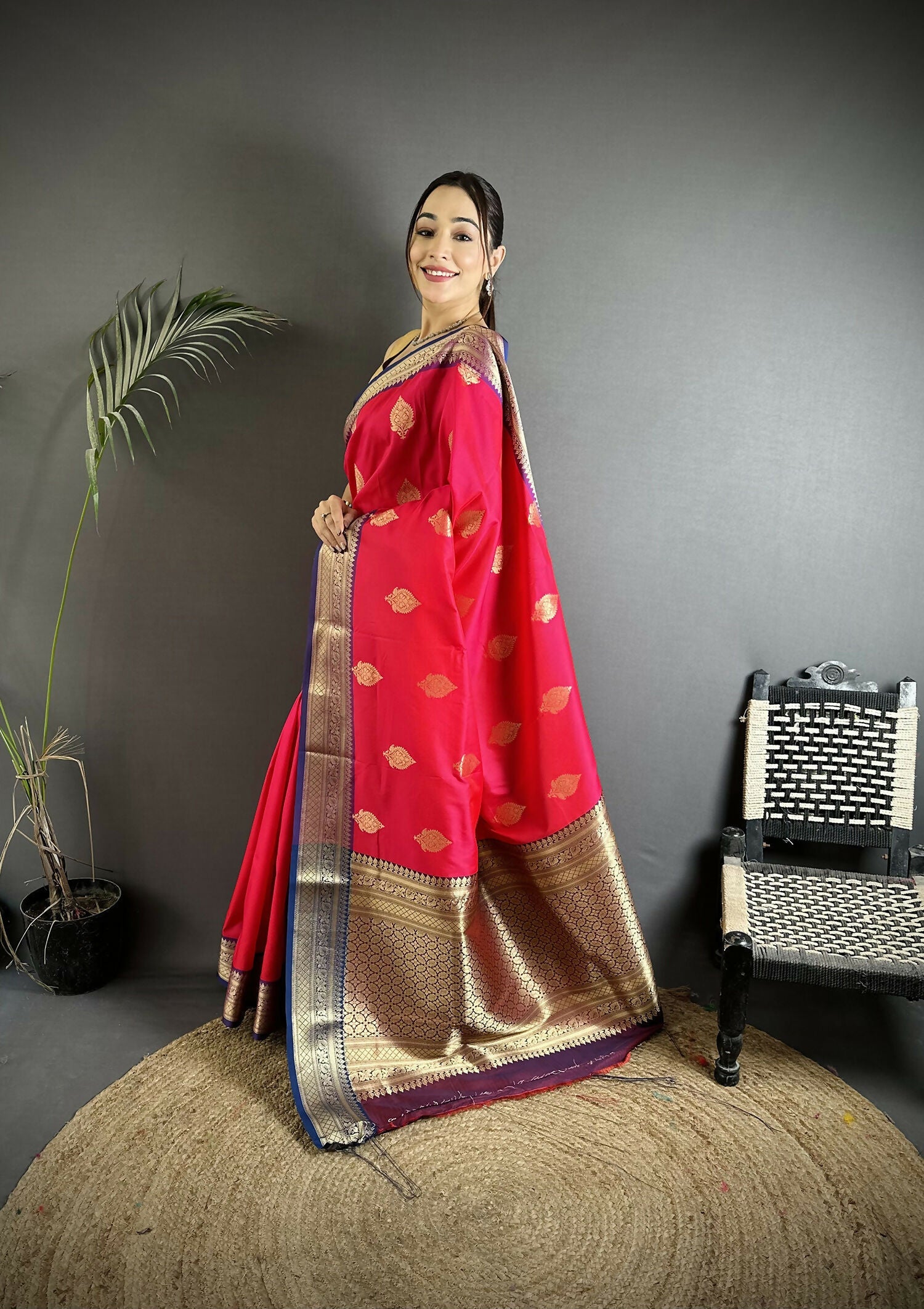 Joban Fashion Pink Intricate Zari Weaving Soft Silk Banarasi Saree - Distacart