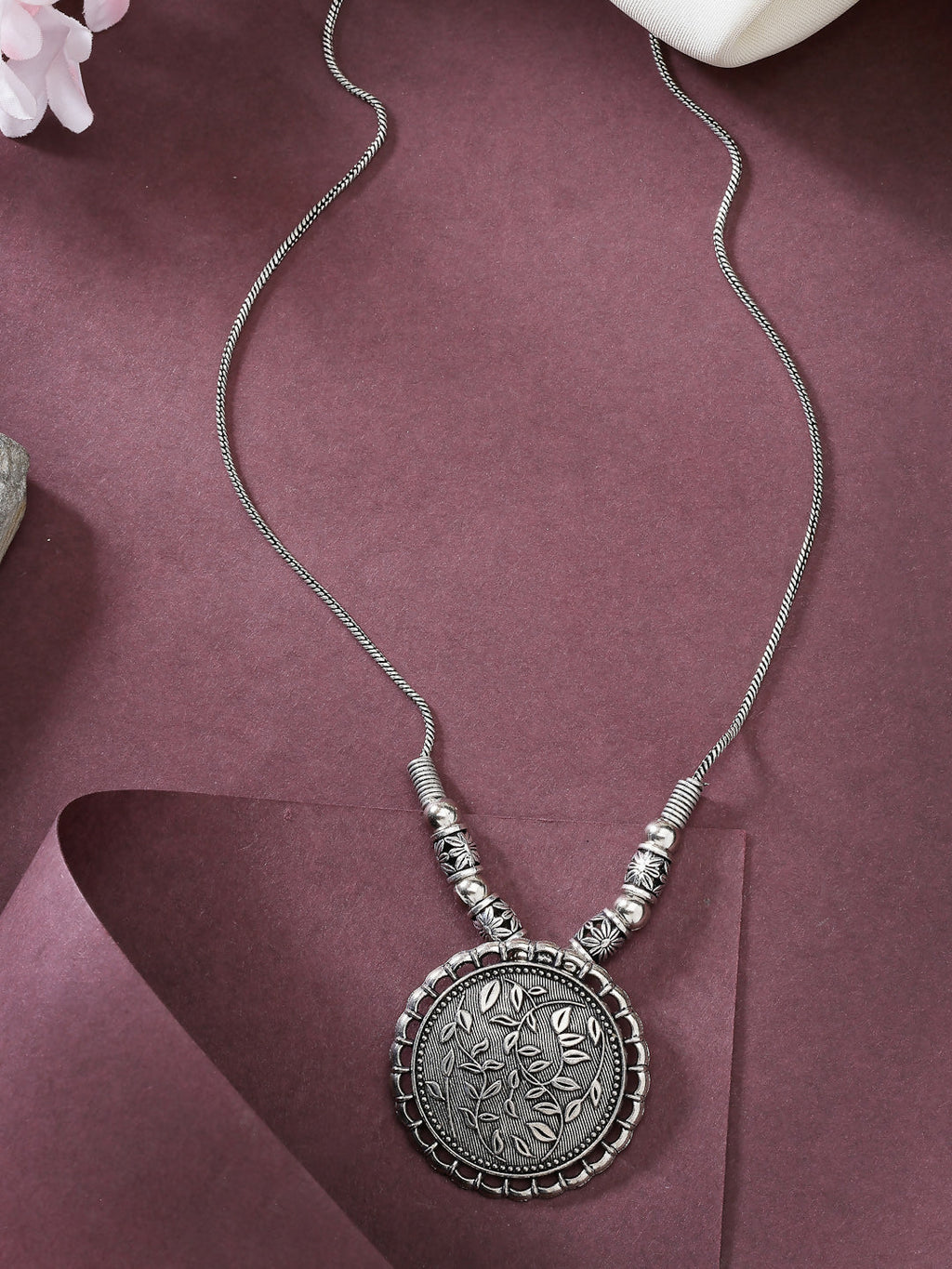 NVR Women's Silver-Toned Circular Shape Pendant with Chain