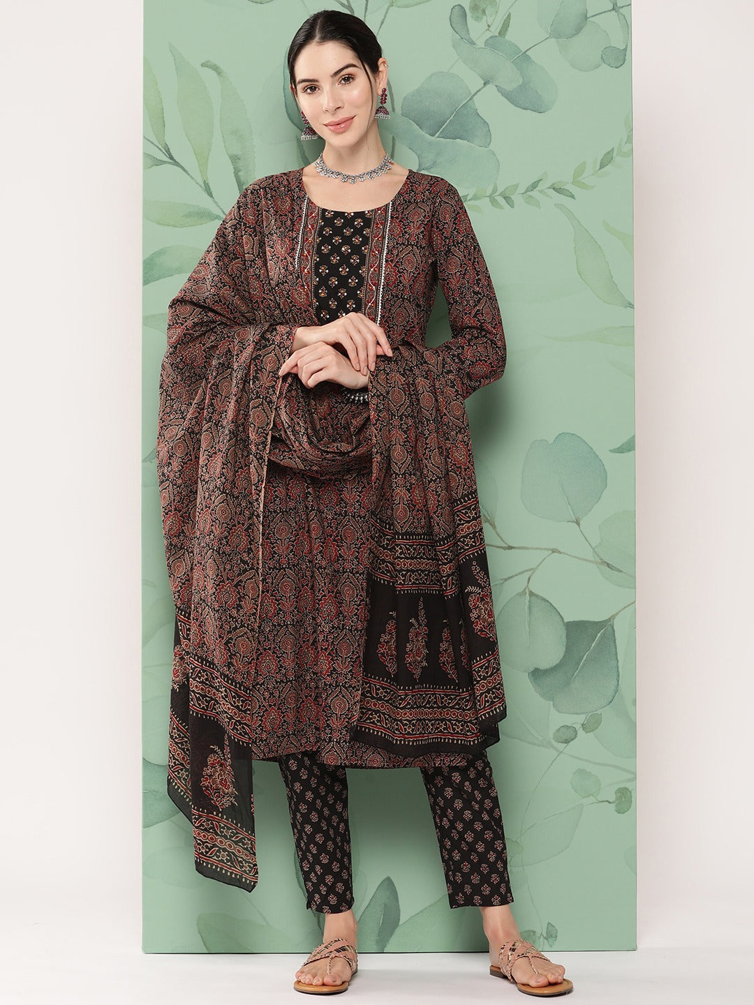 Yufta Women Black & Red Floral Printed Pure Cotton Kurta with Trousers & With Dupatta