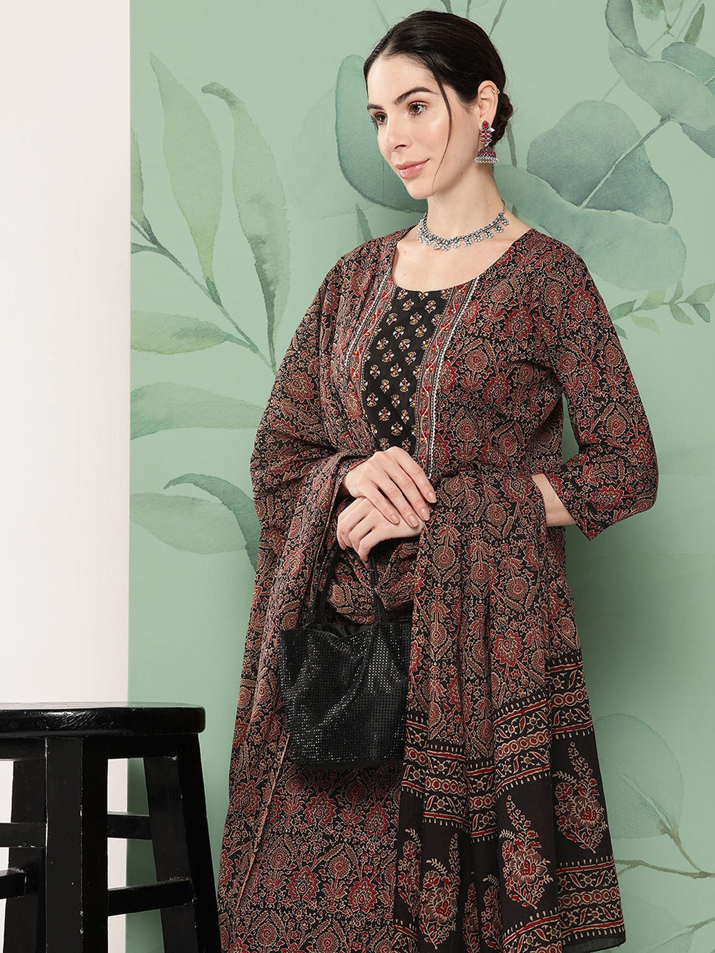 Yufta Women Black & Red Floral Printed Pure Cotton Kurta with Trousers & With Dupatta