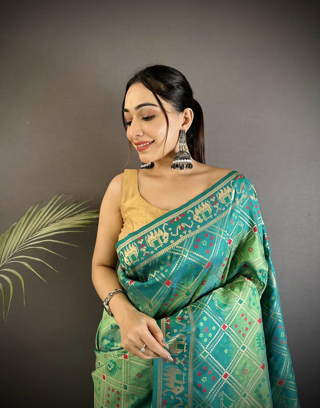 Joban Fashion Turquoise Geometric Pattern Soft Silk Patola Saree - Distacart