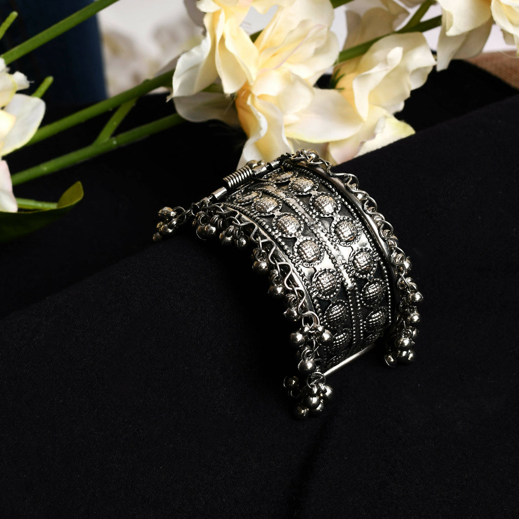 Mominos Fashion Joharkamal Oxidised Silver-Plated Ghungroo Handcraft Bracelet - Design 027 - Distacart