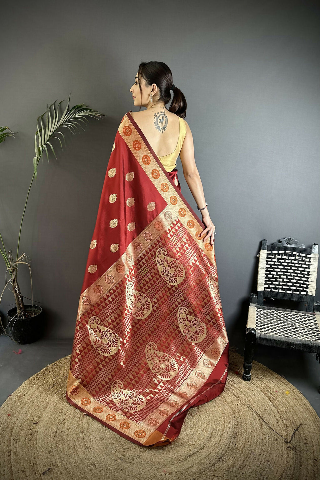 Joban Fashion Maroon Paisley Soft Silk Banarasi Saree - Distacart