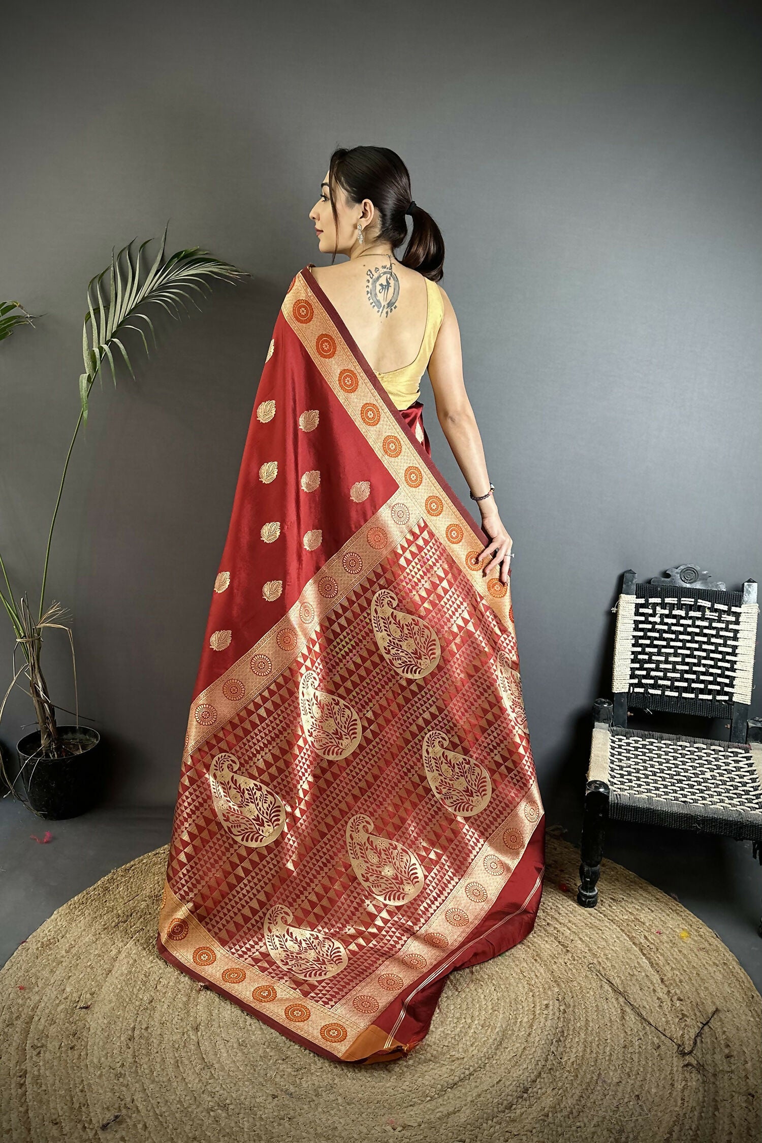 Joban Fashion Maroon Paisley Soft Silk Banarasi Saree - Distacart
