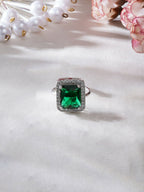green stone ring (Green) - Ruby Raang