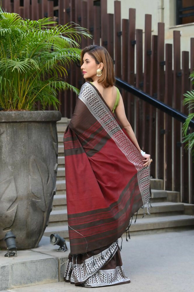 Beatitude Brown Cotton Jacquard Border Tangail Handloom Saree