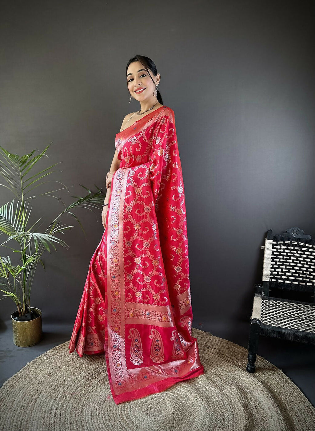 Joban Fashion Pink Meenakari Banarasi Silk Sarees