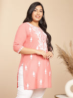 Janasya Regular Cambric Peach Embroidered Round Neck Tunic