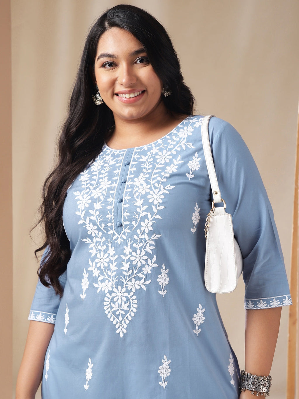 Janasya Regular Cambric Blue Embroidered Round Neck Tunic