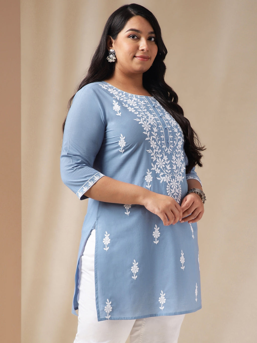Janasya Regular Cambric Blue Embroidered Round Neck Tunic