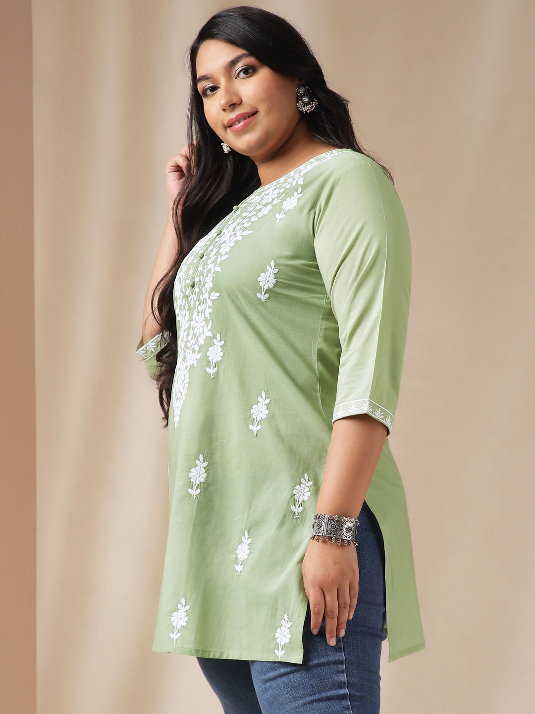 Janasya Regular Cambric Sage Embroidered Round Neck Tunic