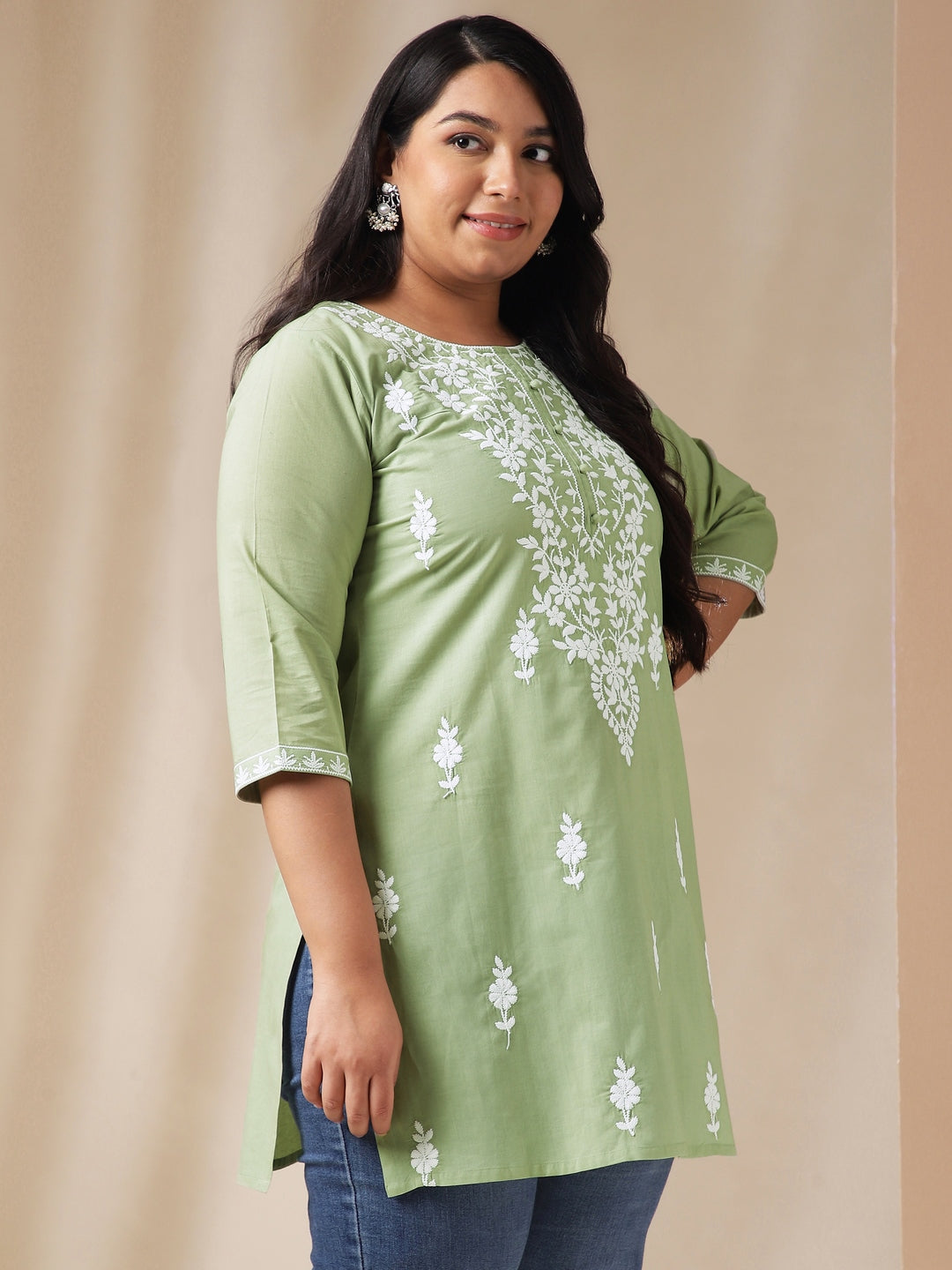 Janasya Regular Cambric Sage Embroidered Round Neck Tunic