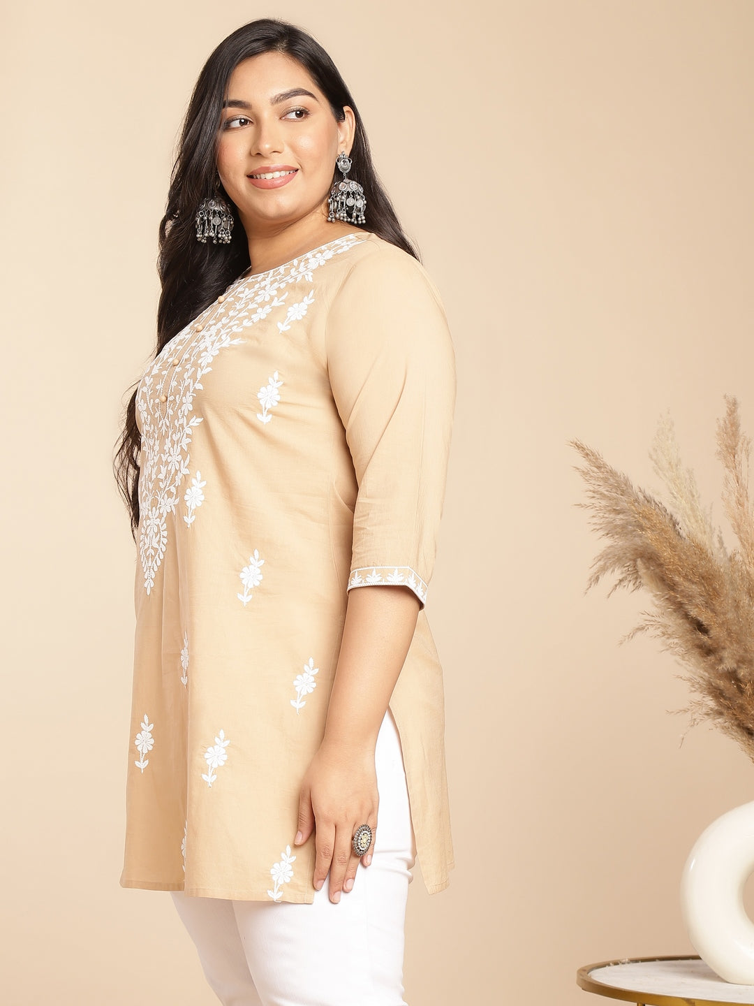 Janasya Straight Cambric Cream Embroidered Round Neck Tunic