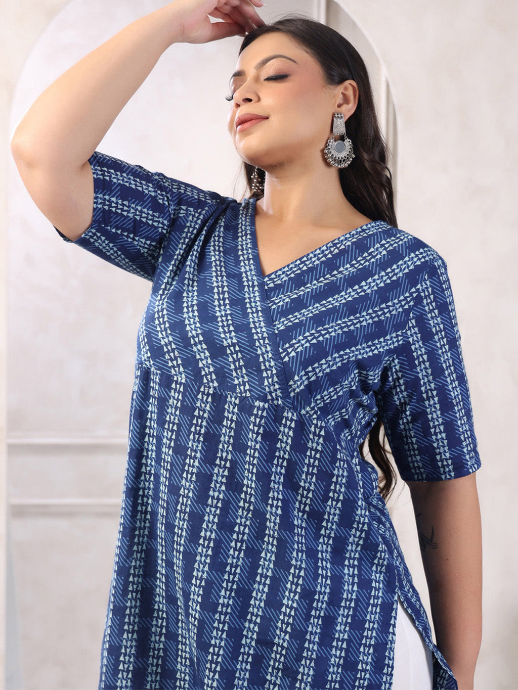 Janasya Dark Cotton Geometric Straight Kurta - Distacart