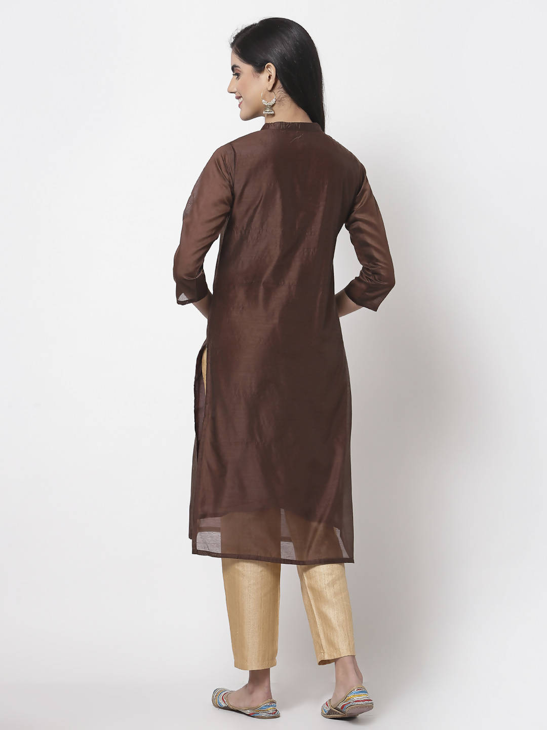 Myshka Women Maroon Chanderi Embroidered 3/4 Sleeve Round Neck Kurta